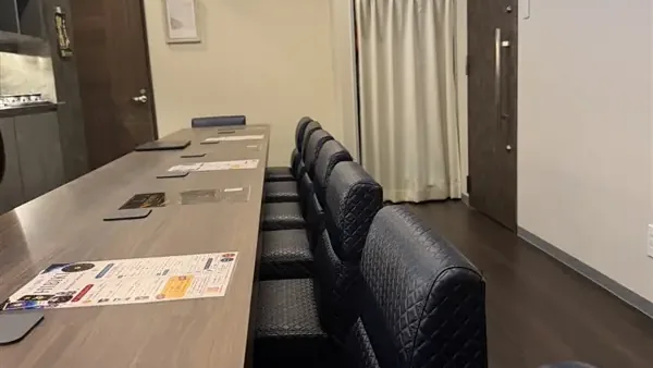 占いBAR HIBIKIの新店舗カウンター席